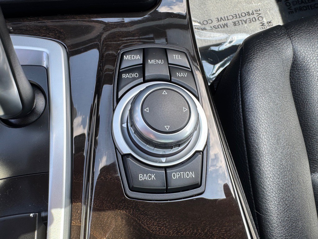2013 BMW 5 Series Image 41