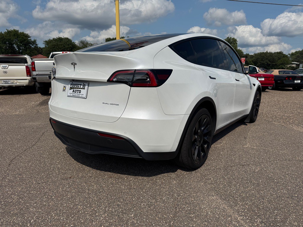 2022 Tesla Model Y Image 6