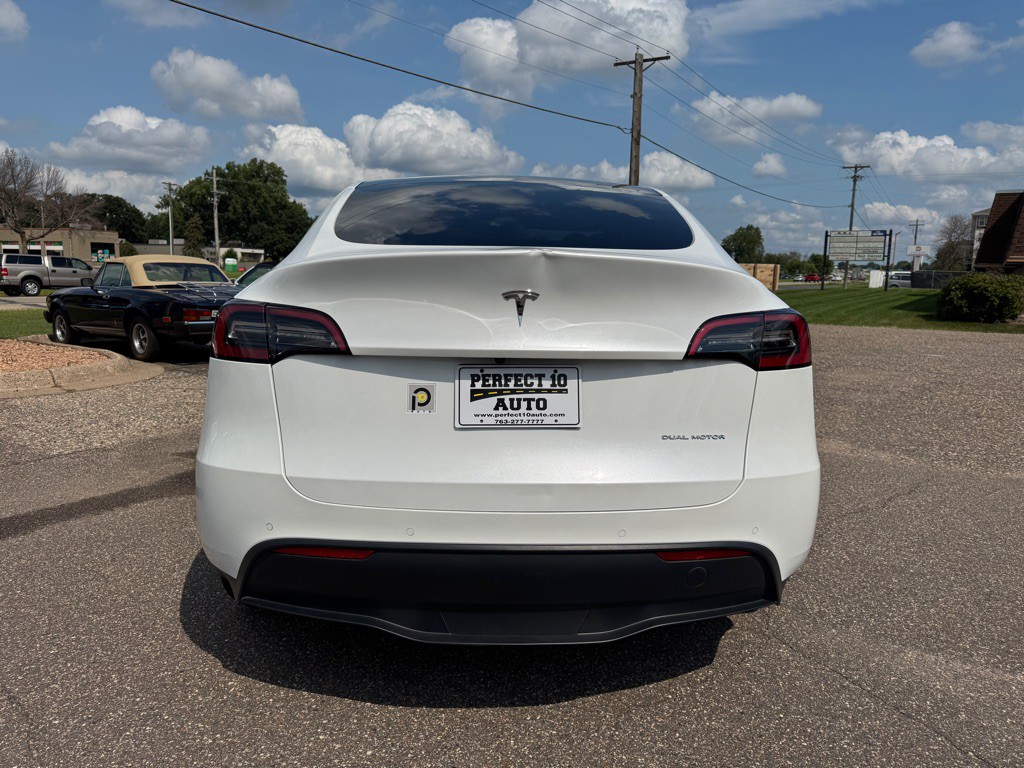 2022 Tesla Model Y Image 8