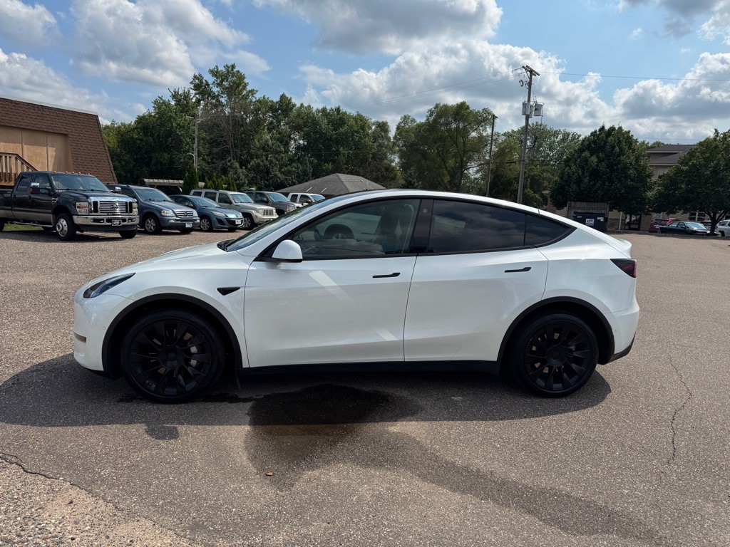 2022 Tesla Model Y Image 12