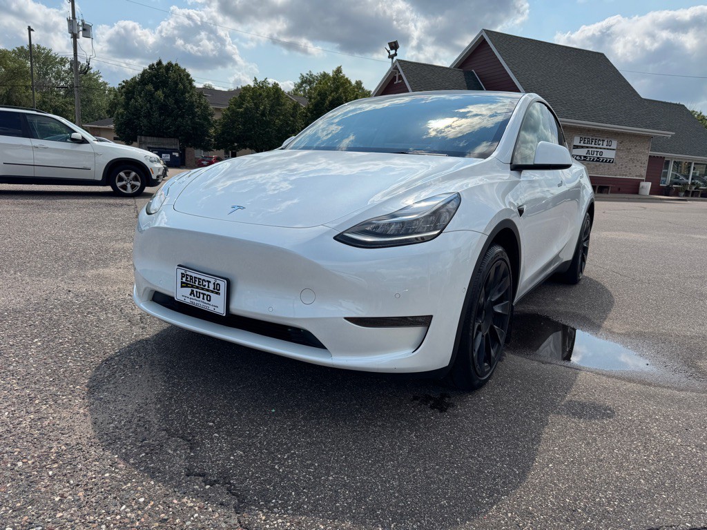 2022 Tesla Model Y Image 15