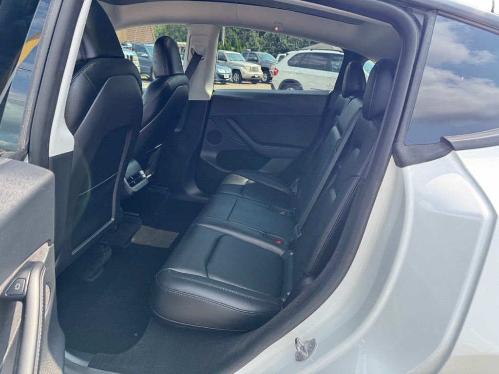 2022 Tesla Model Y Image 23