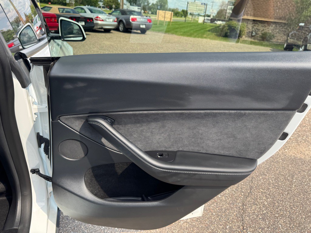 2022 Tesla Model Y Image 30