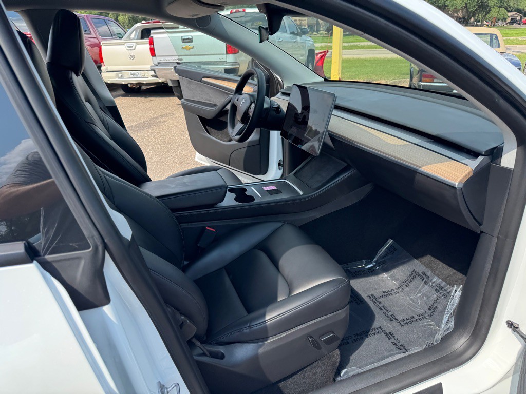 2022 Tesla Model Y Image 32