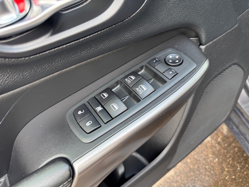 2020 Jeep Cherokee Image 25