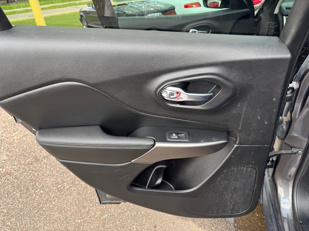 2020 Jeep Cherokee Image 29