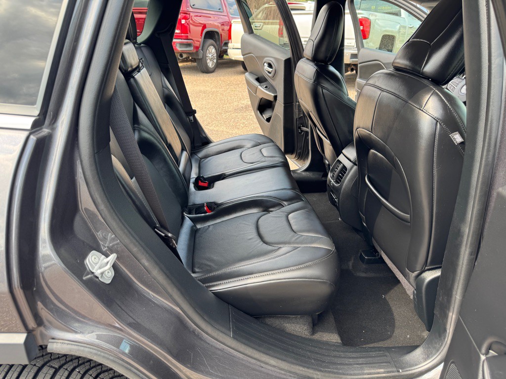 2020 Jeep Cherokee Image 32