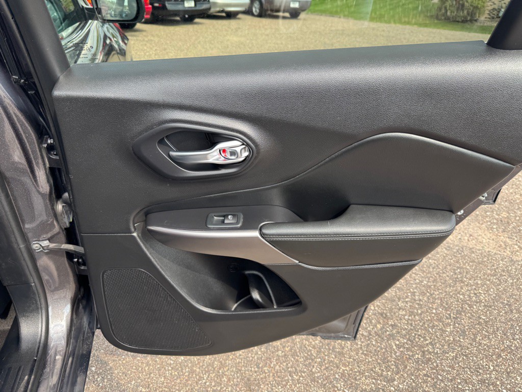 2020 Jeep Cherokee Image 34