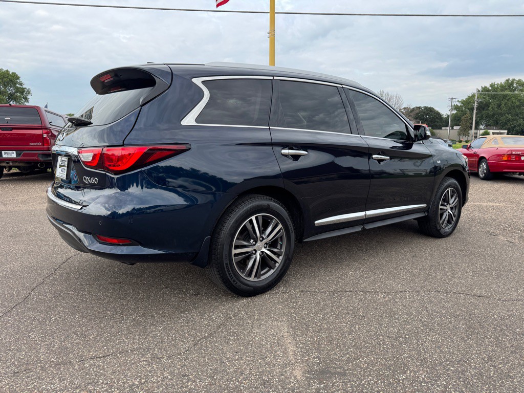 2017 INFINITI QX60 Image 4