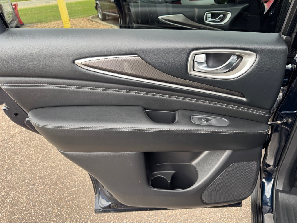 2017 INFINITI QX60 Image 24