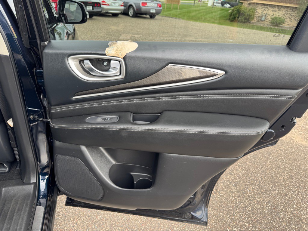 2017 INFINITI QX60 Image 30