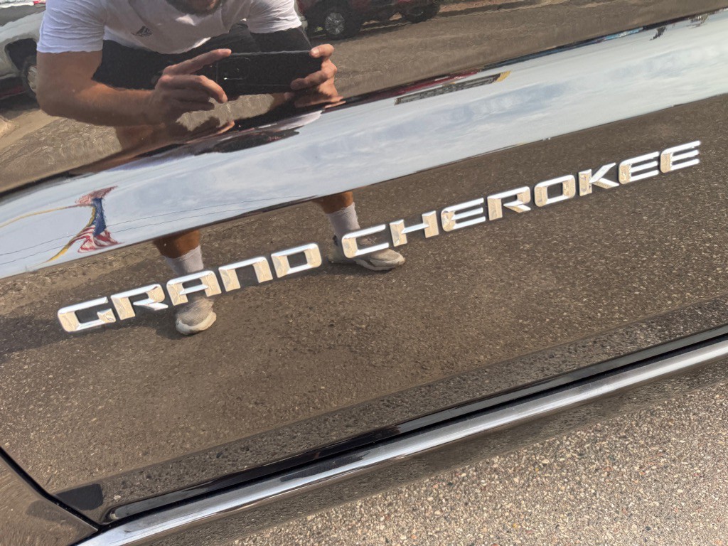2014 Jeep Grand Cherokee Image 16