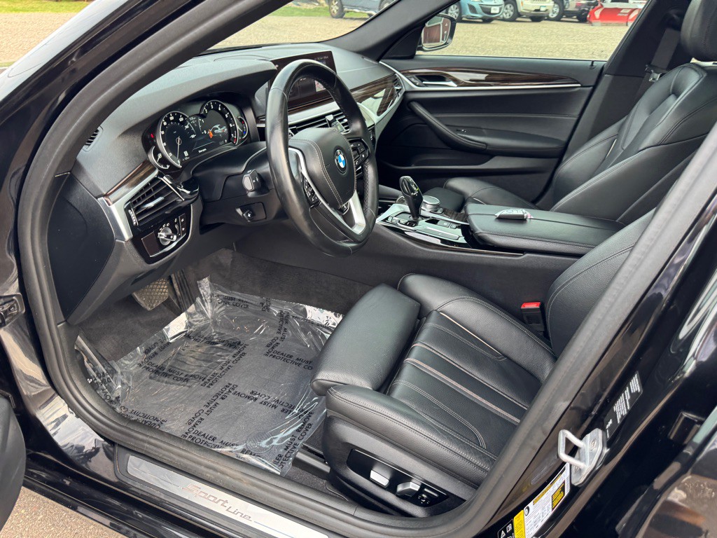 2019 BMW 5 Series Image 17
