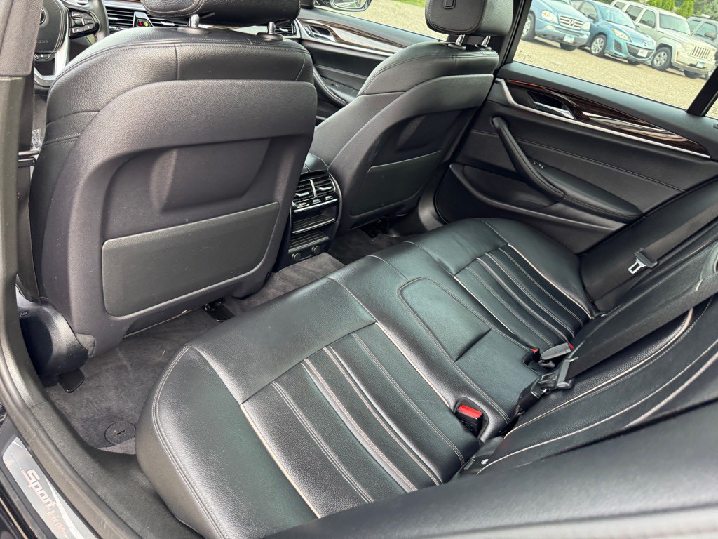 2019 BMW 5 Series Image 24