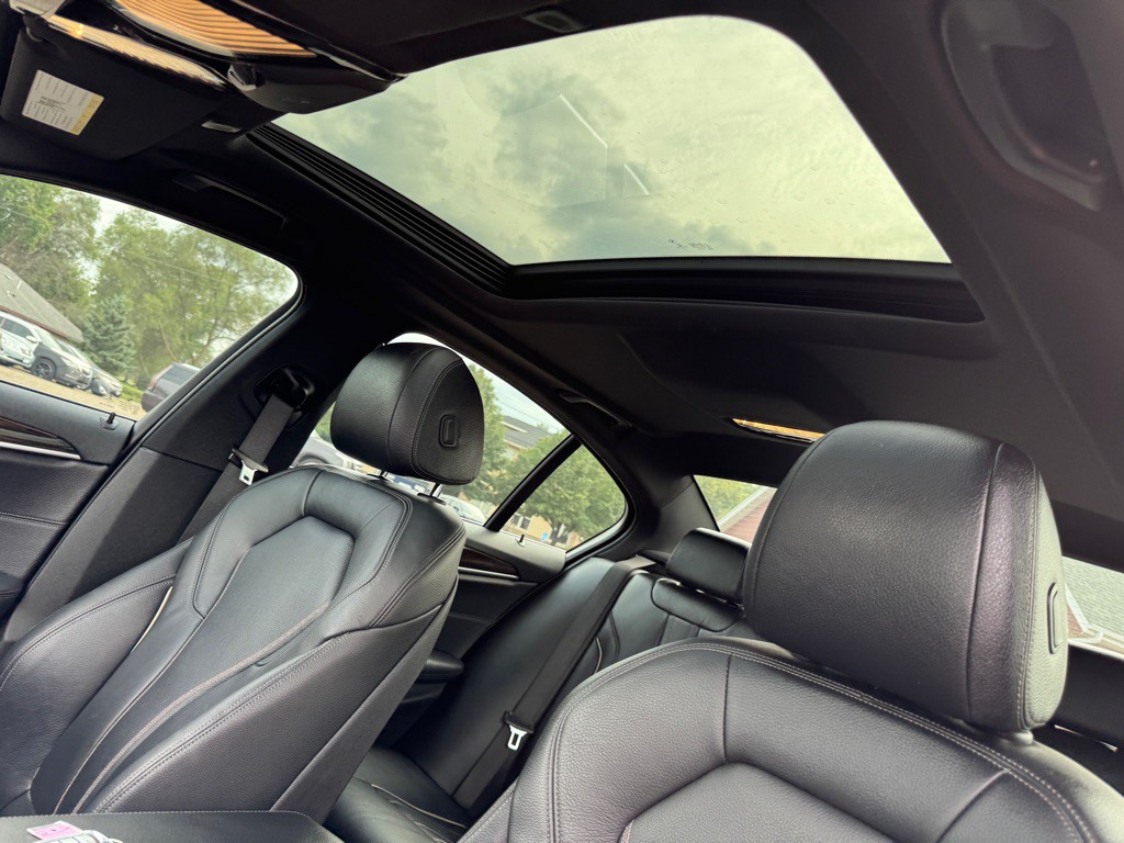 2019 BMW 5 Series Image 36
