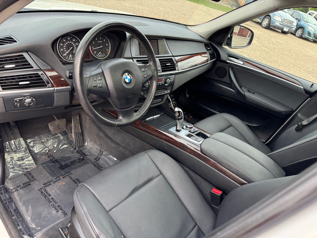 2010 BMW X5 Image 18