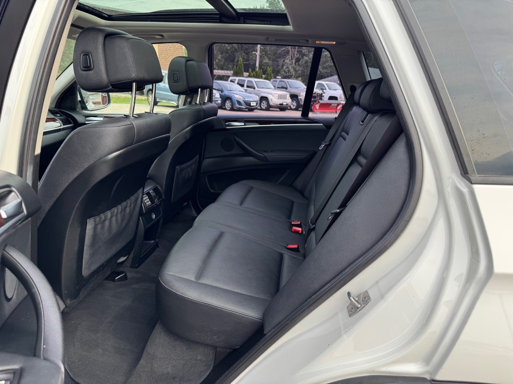 2010 BMW X5 Image 20