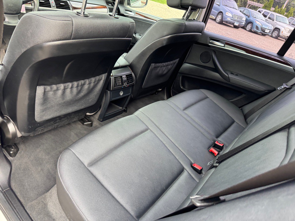 2010 BMW X5 Image 21
