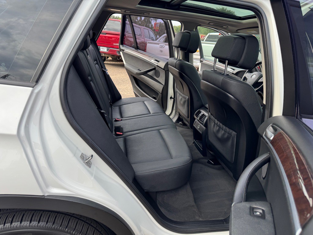 2010 BMW X5 Image 25