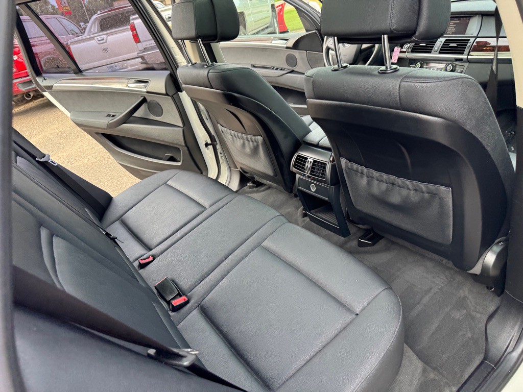 2010 BMW X5 Image 26