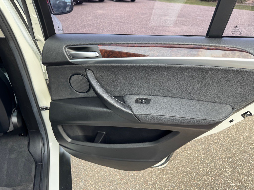 2010 BMW X5 Image 27