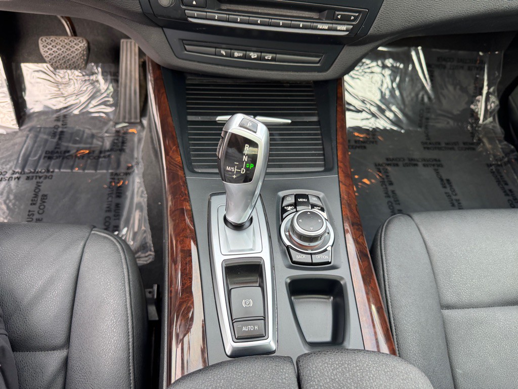 2010 BMW X5 Image 35
