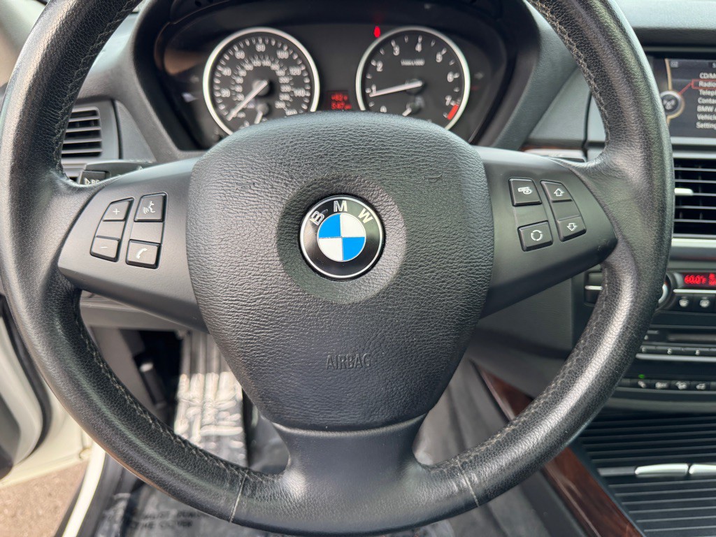 2010 BMW X5 Image 40
