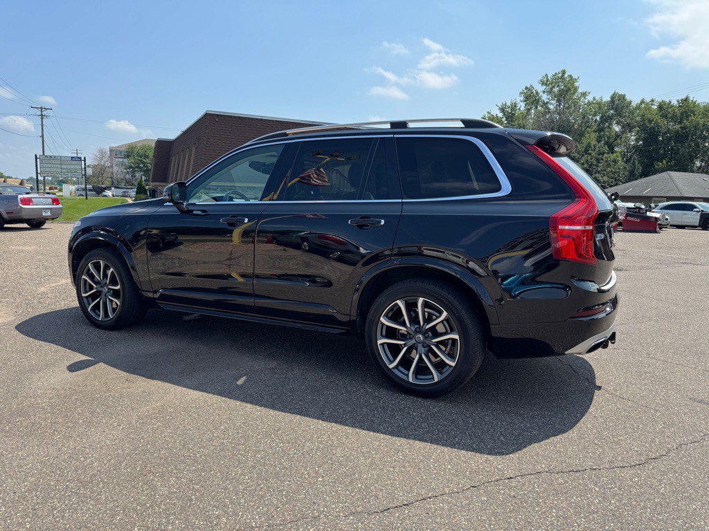 2017 Volvo XC90 Image 8