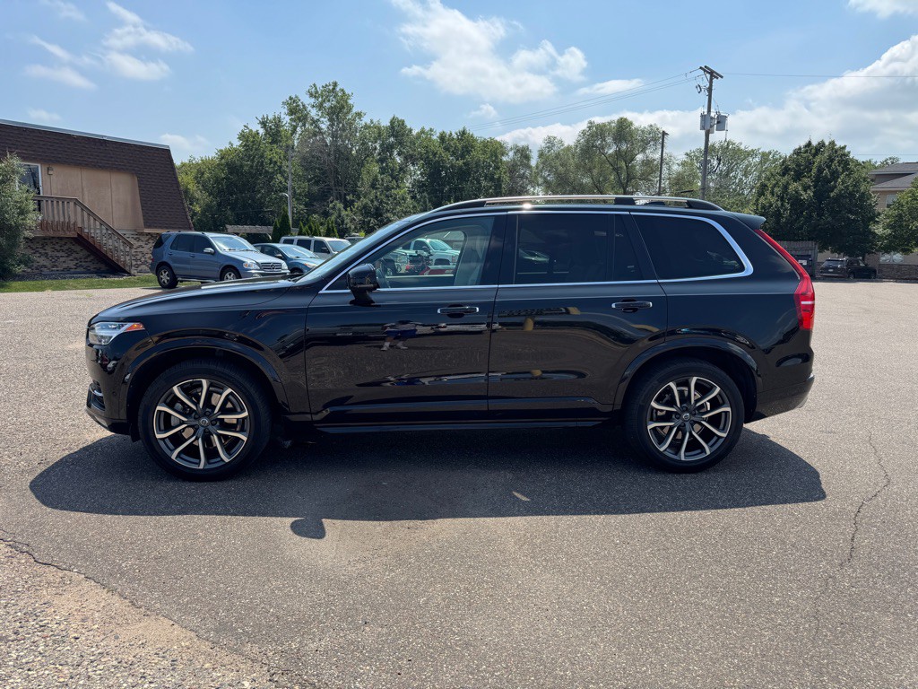2017 Volvo XC90 Image 9