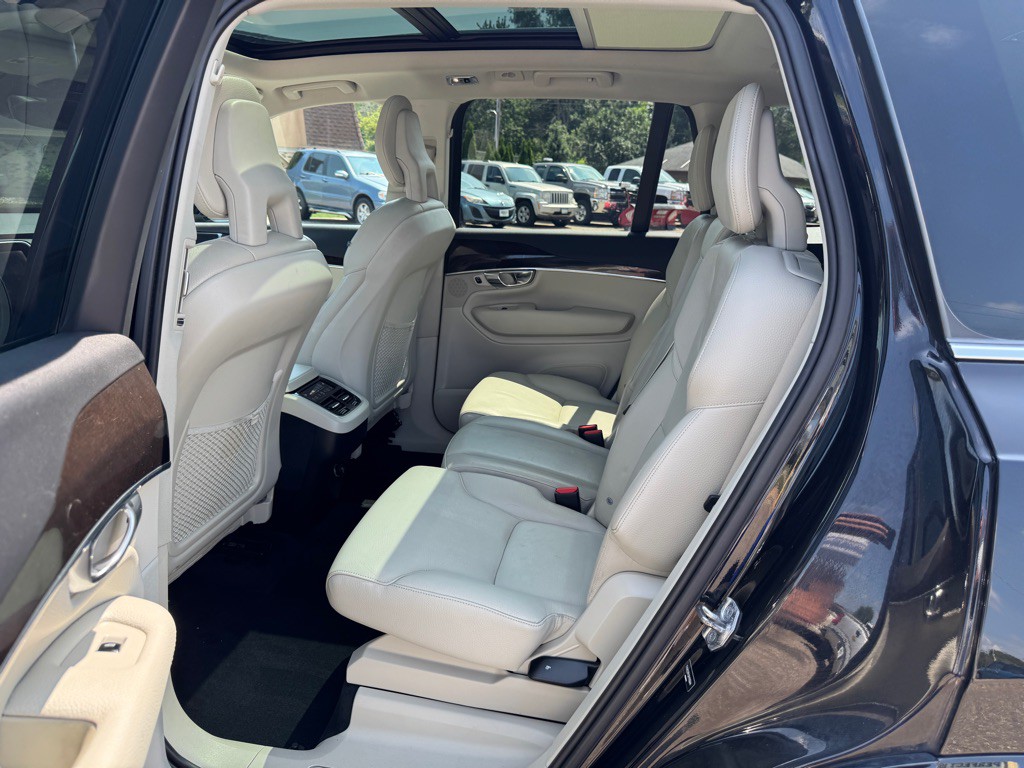 2017 Volvo XC90 Image 22
