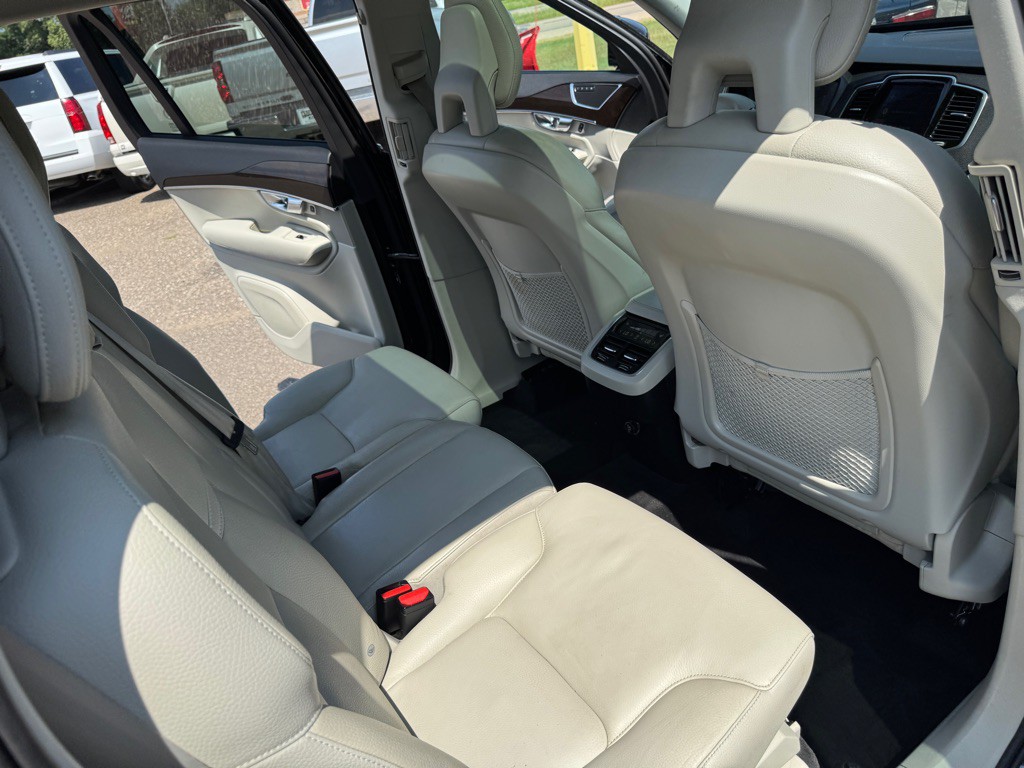 2017 Volvo XC90 Image 30