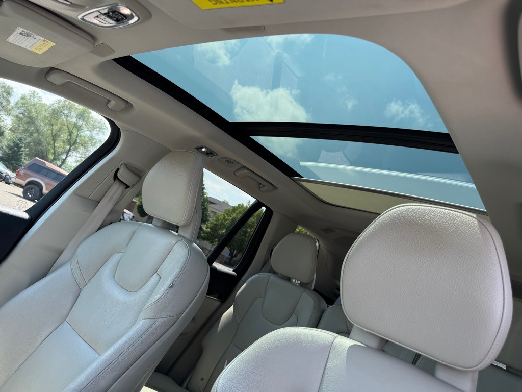 2017 Volvo XC90 Image 39
