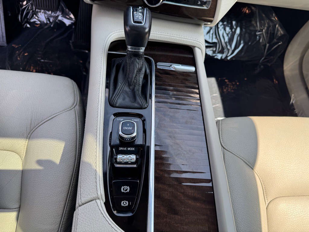 2017 Volvo XC90 Image 41