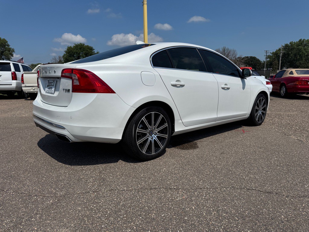 2018 Volvo S60 Image 4