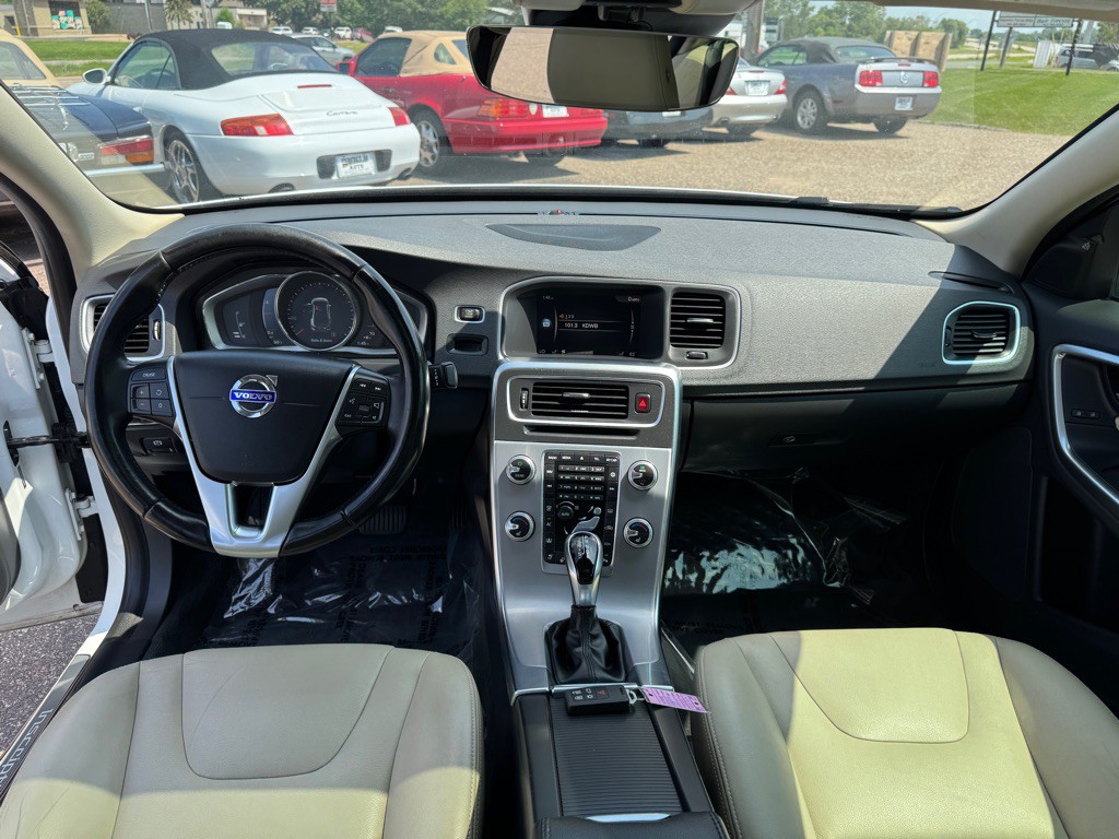 2018 Volvo S60 Image 32