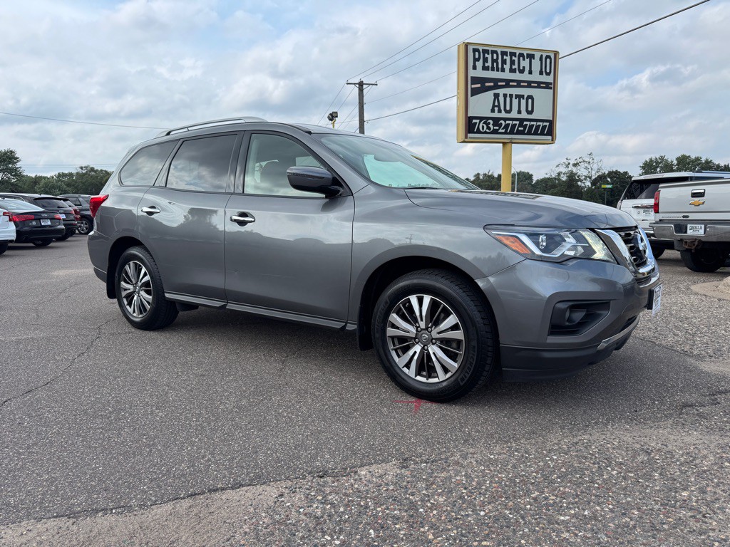 2018 Nissan Pathfinder Image 2