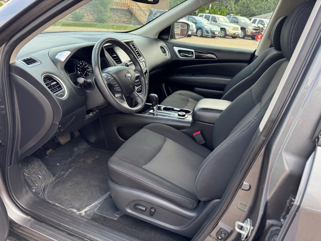 2018 Nissan Pathfinder Image 17