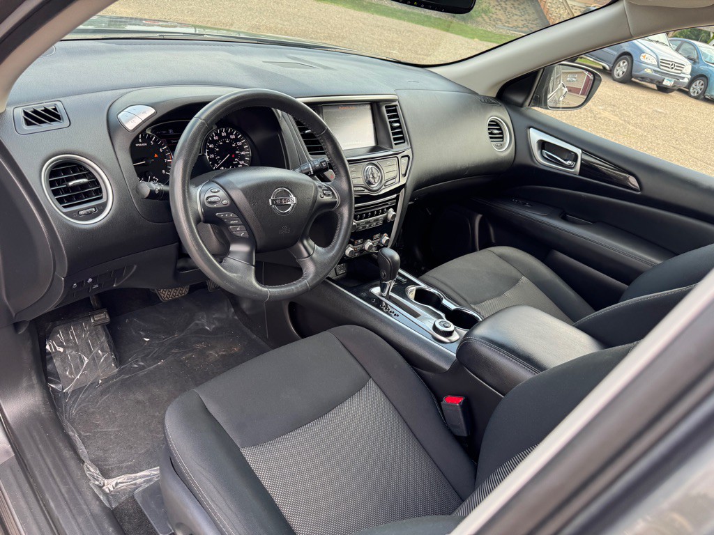 2018 Nissan Pathfinder Image 18