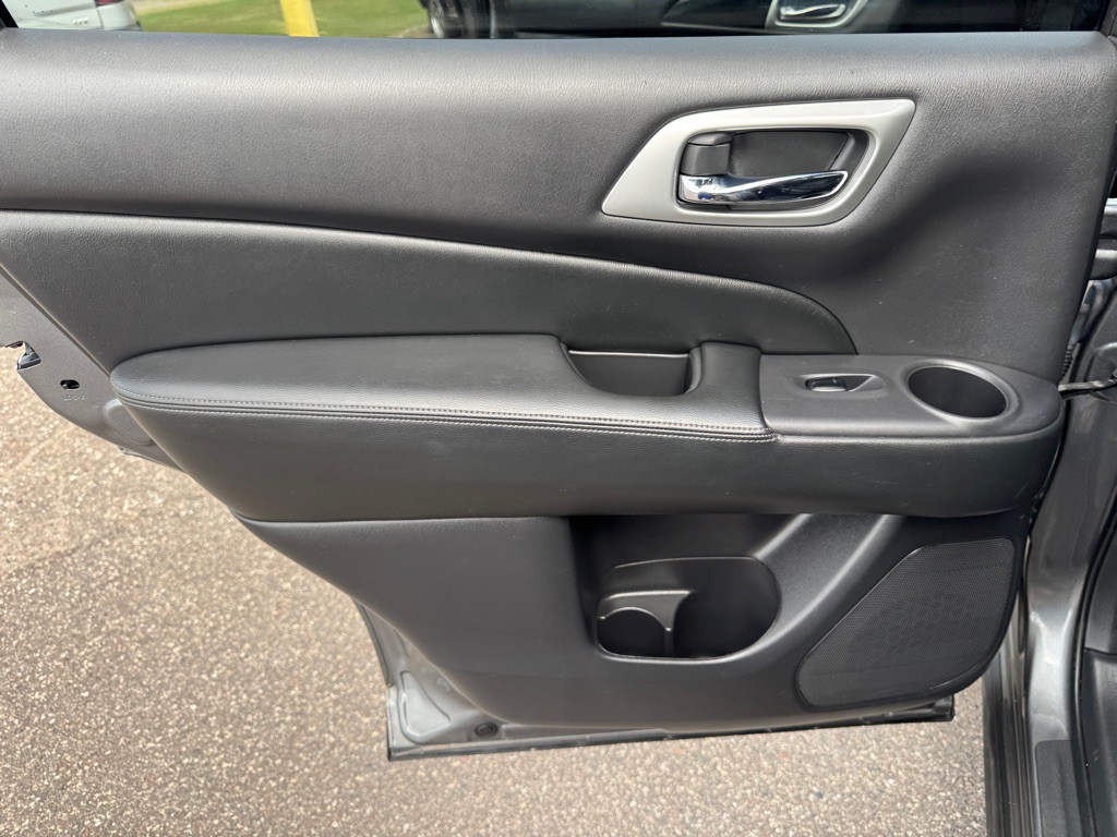 2018 Nissan Pathfinder Image 23