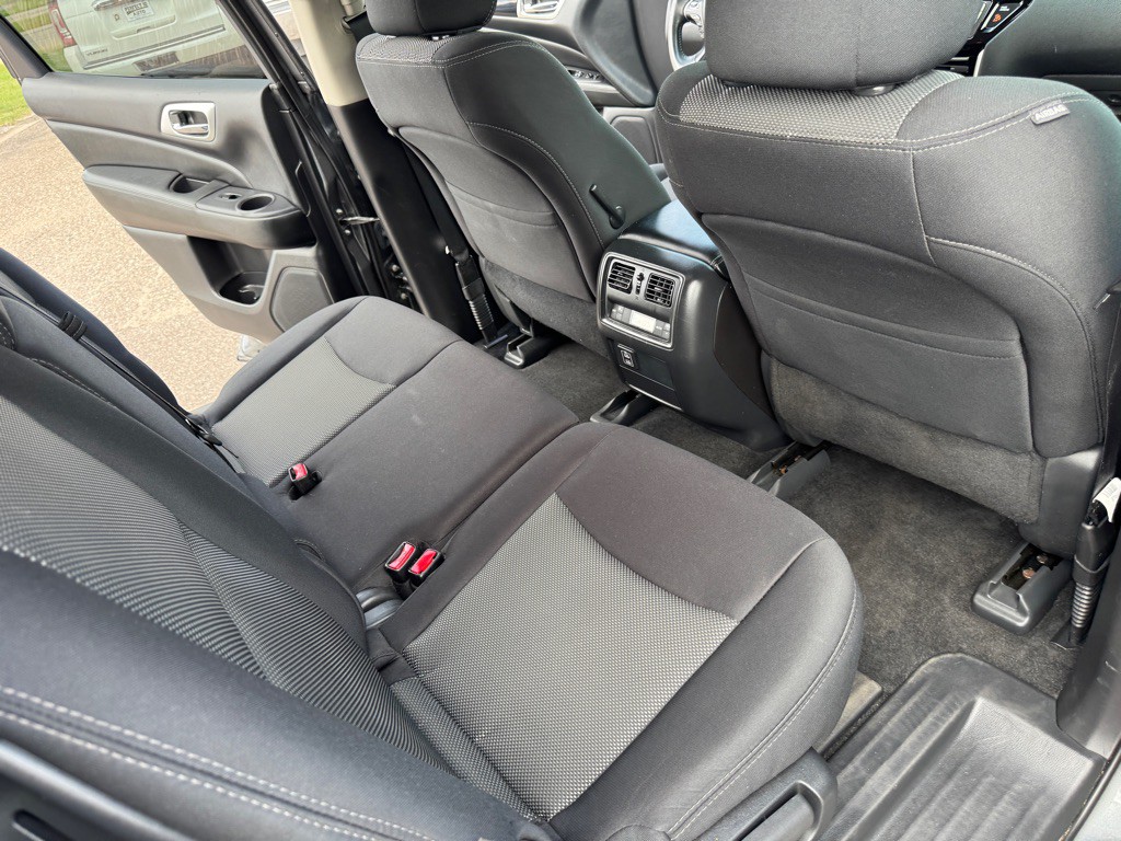 2018 Nissan Pathfinder Image 28