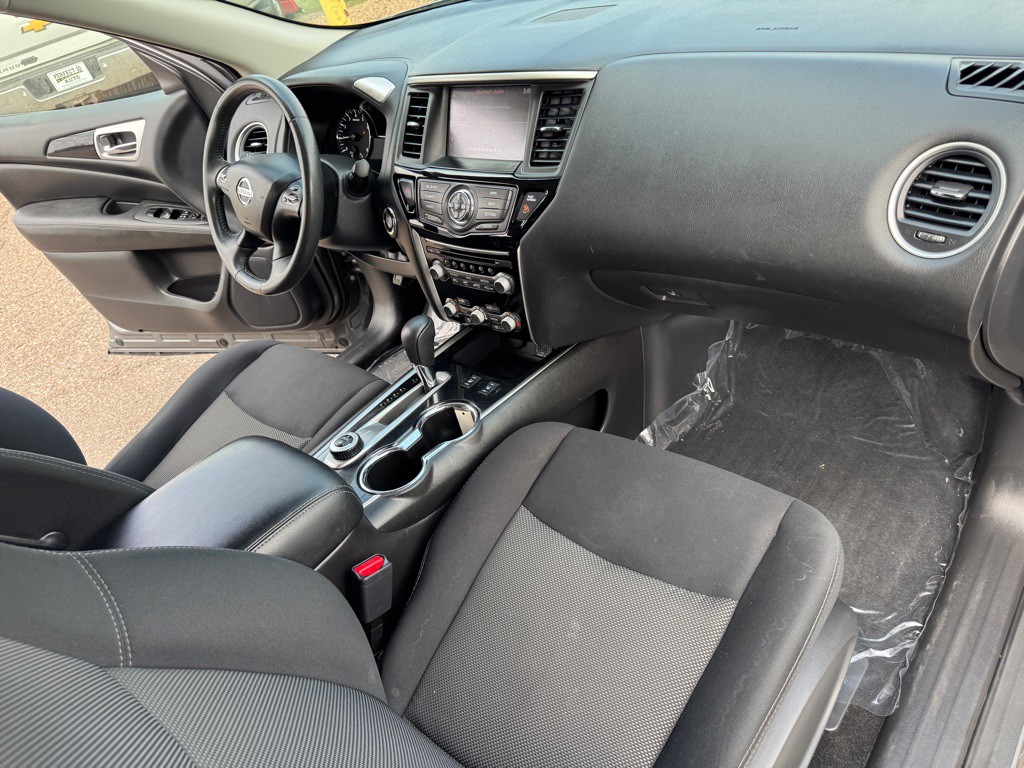2018 Nissan Pathfinder Image 32