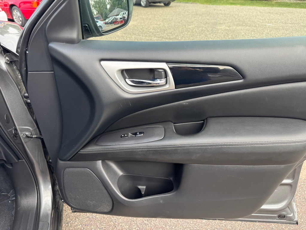 2018 Nissan Pathfinder Image 33