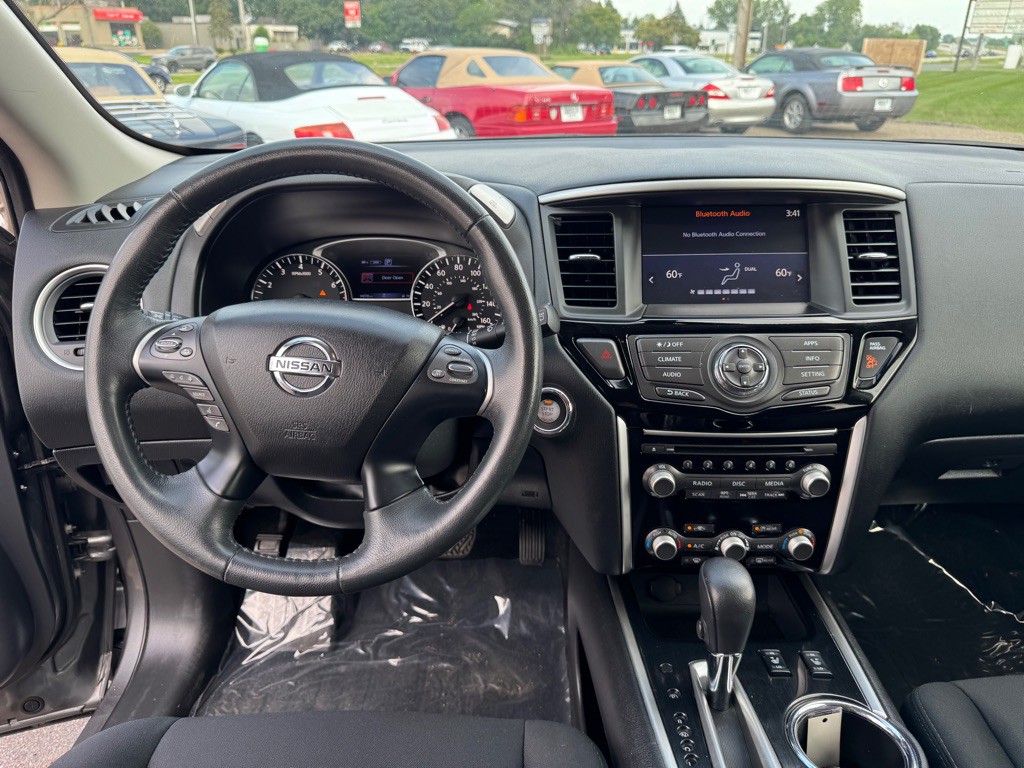 2018 Nissan Pathfinder Image 36