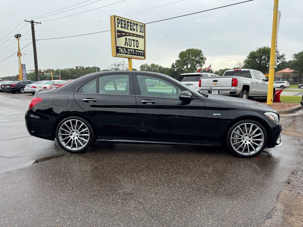 2018 Mercedes-Benz C-Class Image 3