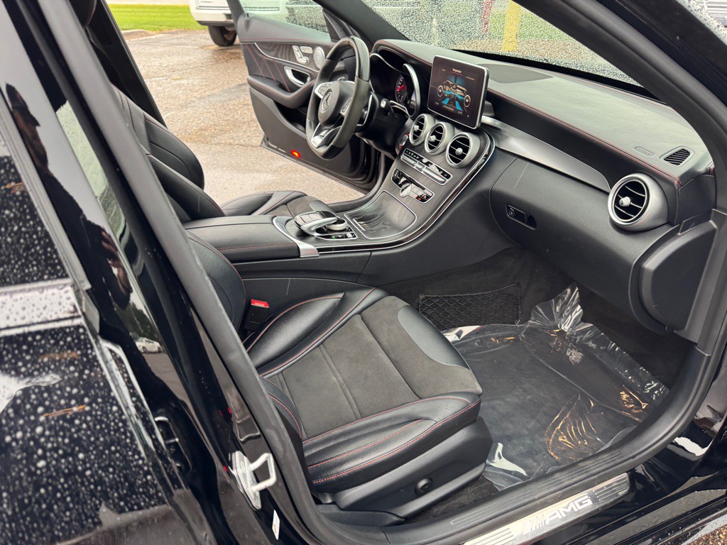 2018 Mercedes-Benz C-Class Image 30
