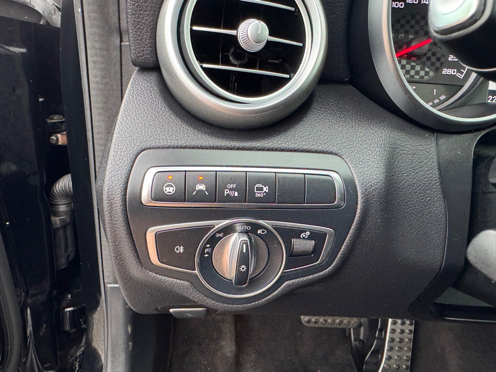 2018 Mercedes-Benz C-Class Image 55