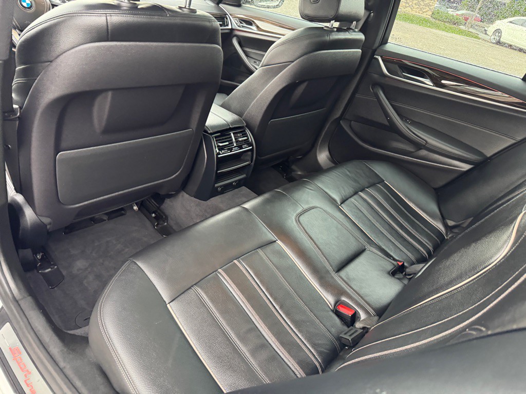 2018 BMW 5 Series Image 22