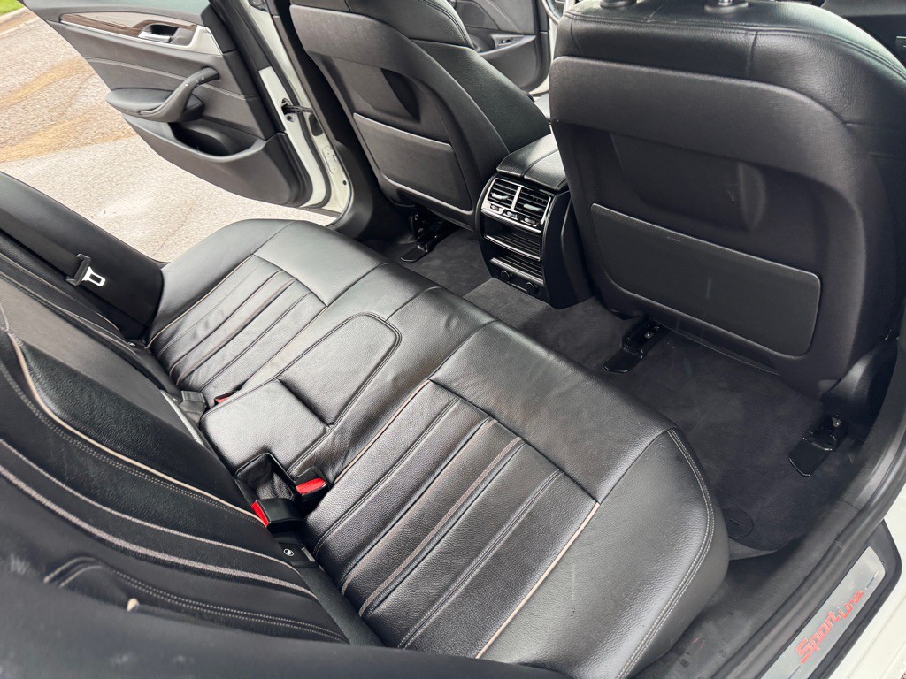 2018 BMW 5 Series Image 25