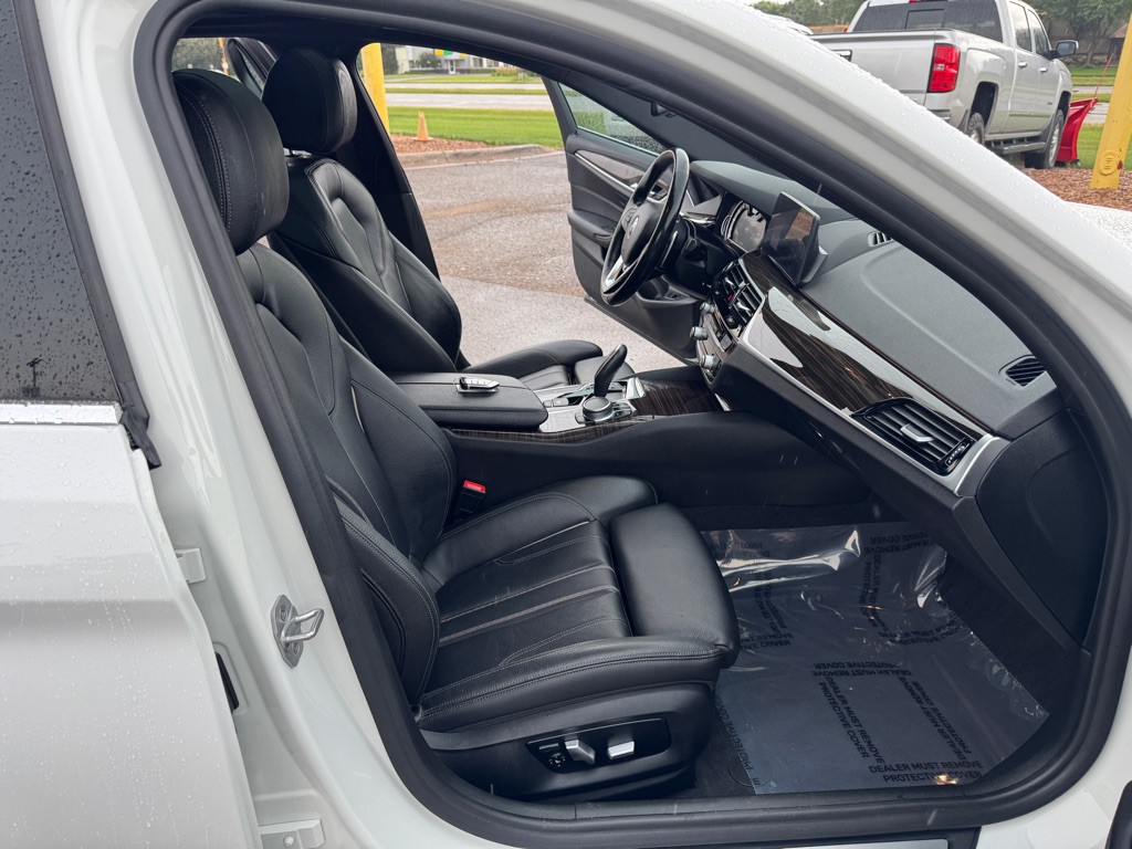2018 BMW 5 Series Image 27