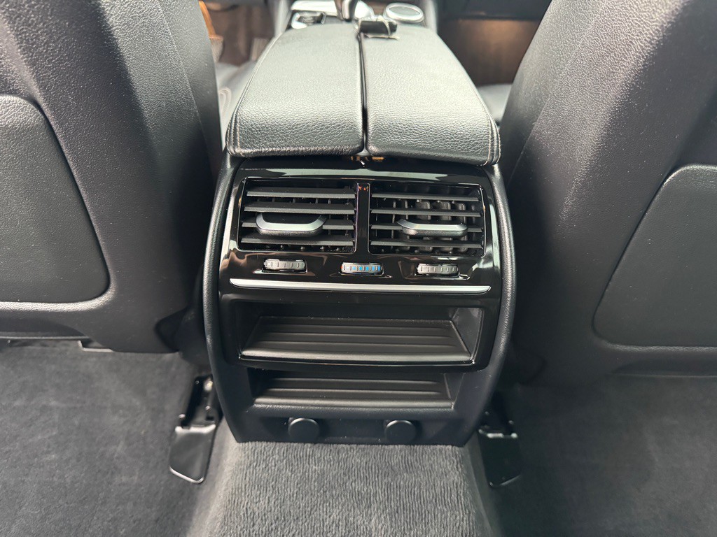 2018 BMW 5 Series Image 31